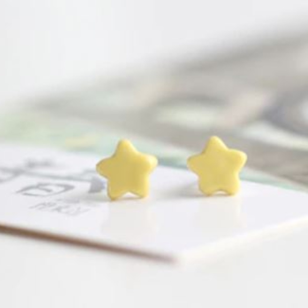 🆕️ tiny star earrings